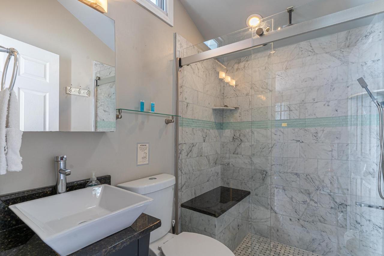 H2 1 Bedroom Downtown Стамфорд Екстериор снимка